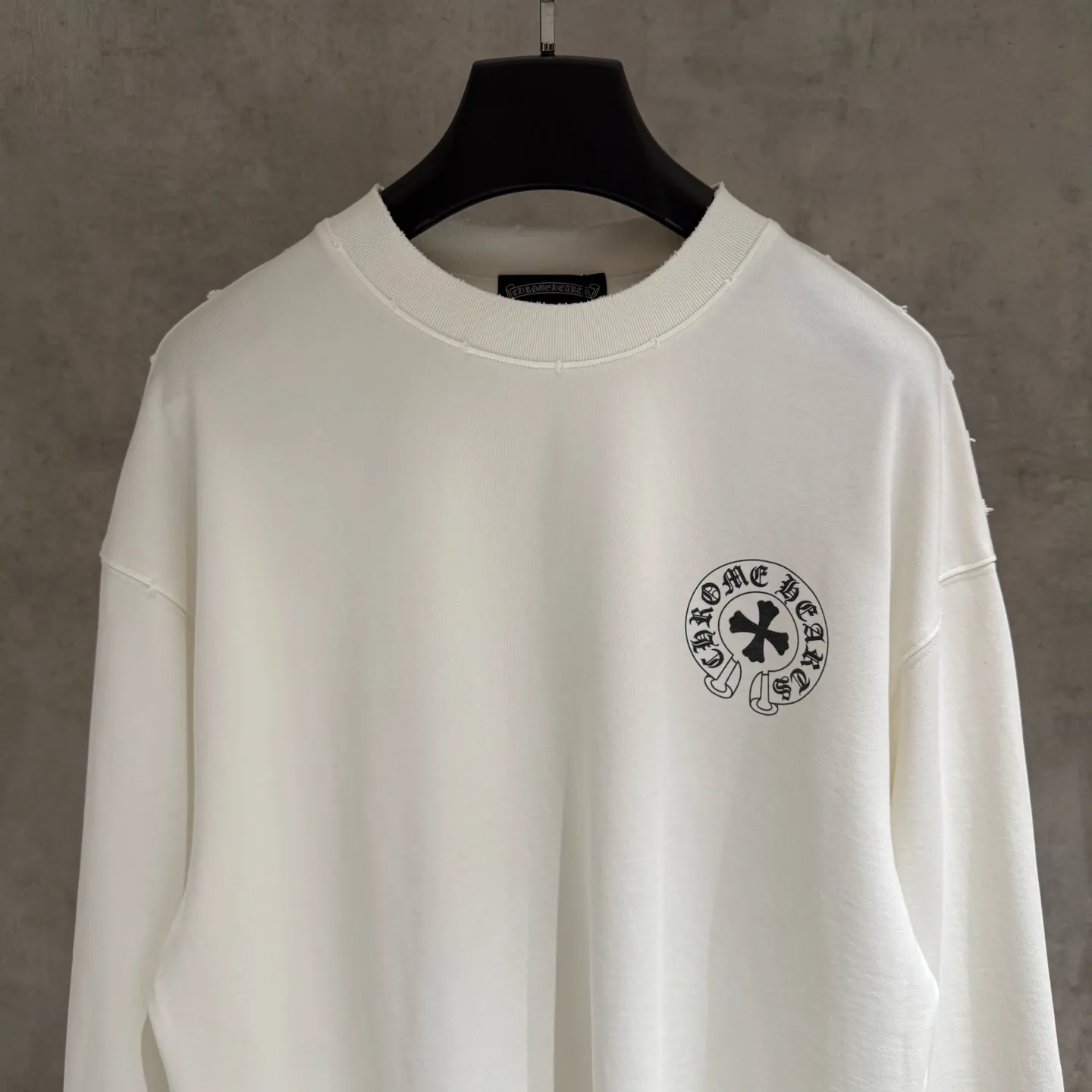 🅿️340 [Strict quality control] CH Croixin's new long-sleeved sweatshirt T-shirt. Heavy 340g double yarn fabric. Wash the whole garment twice. Frayed and torn on all four sides. Heavy fabric. The neckline is made of icy Solona. Loose fit. Deep, wide and stylish. No deformation or shrinkage. Color: 3 colors, black, white and gray. Size: M-2xl